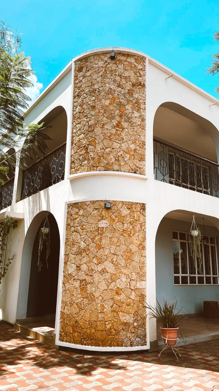 Stone-pillar architectural detail